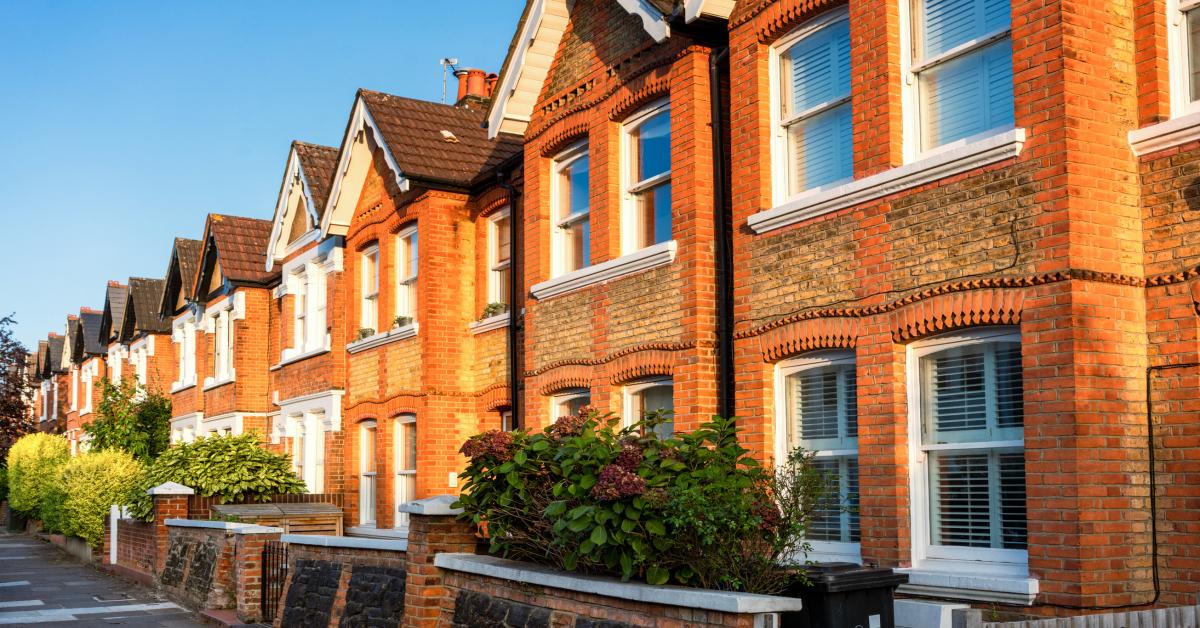 Forum Spotlight – Can the departing tenant pay for damages or must the cash  come out of the deposit?